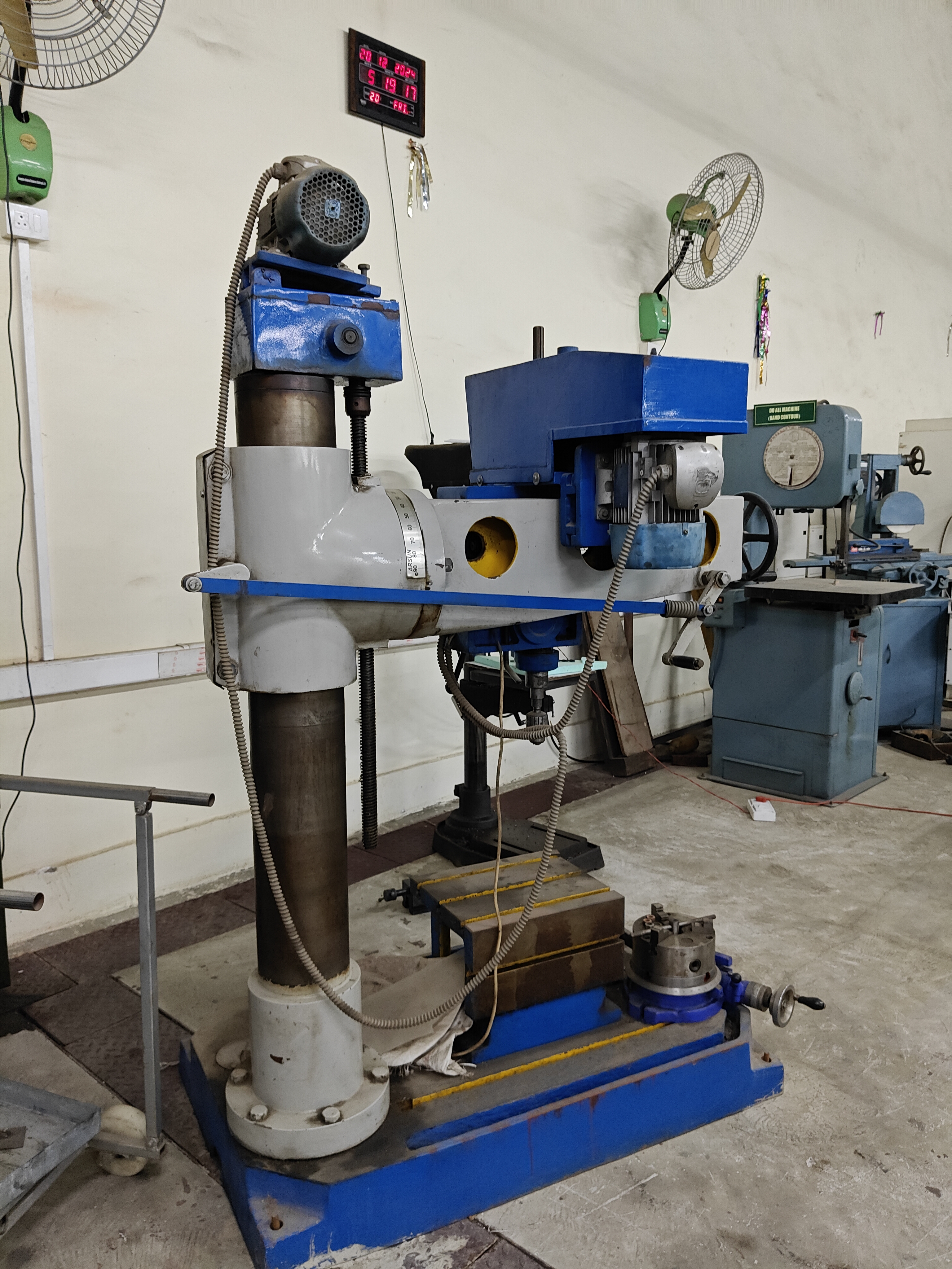 CNC Lathe Machine